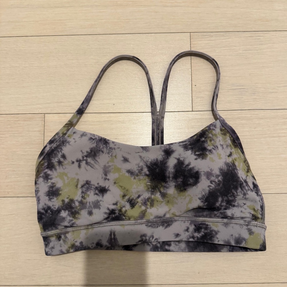 lululemon sports bra never worn size 6